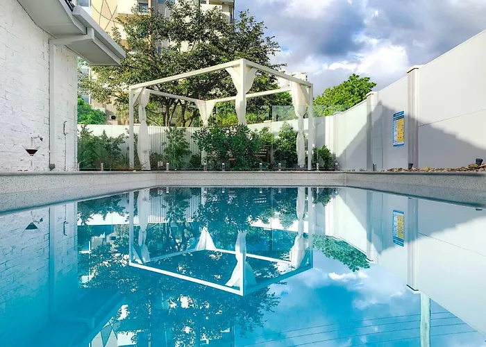 Lamour Holiday Beach House